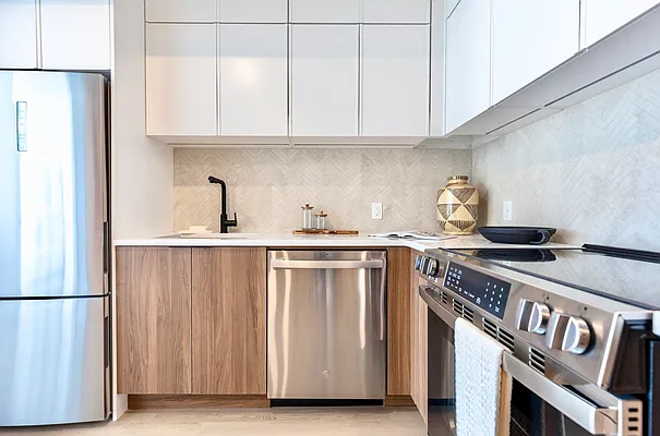 Rented by Manhattan Realty Group | media 2