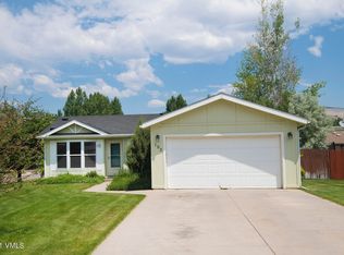 102 Ash Ct, Gypsum, CO 81637
