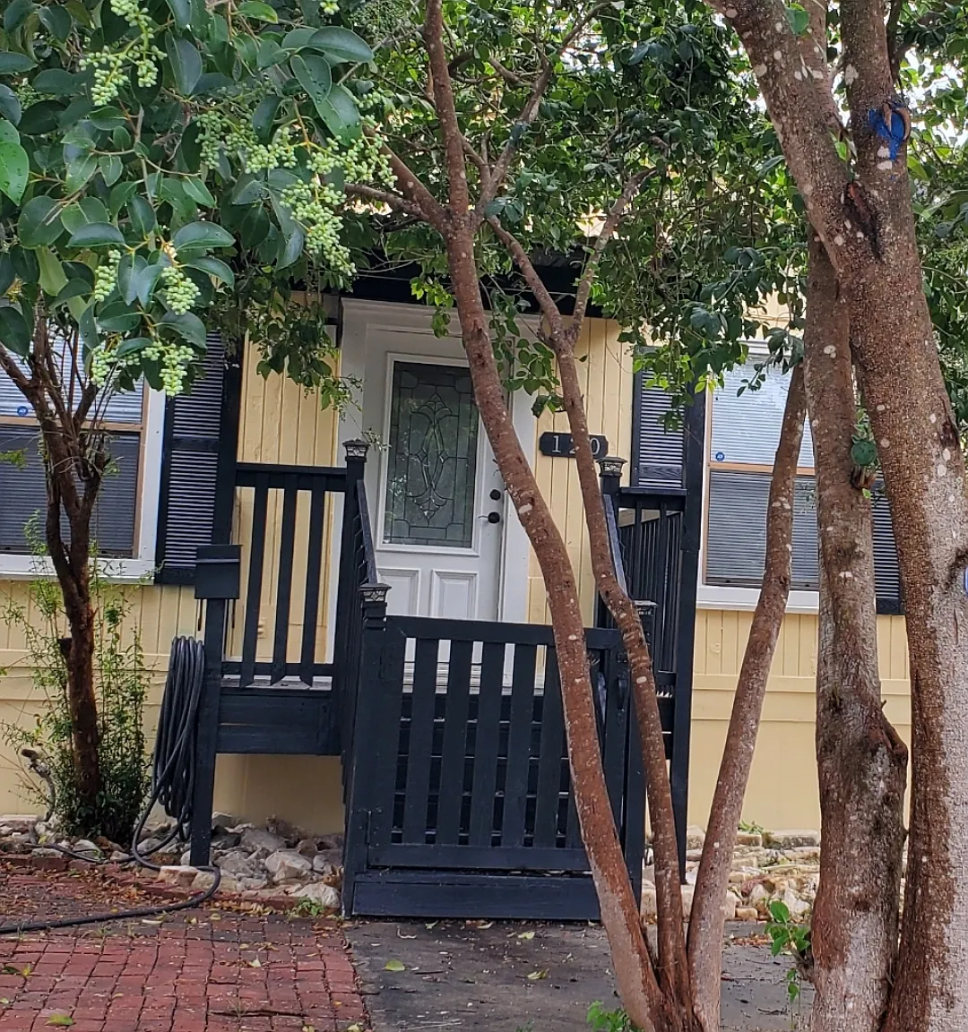 2 bed, 1250 sqft, $2,400 — Photo 1