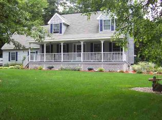 32 Oakwood Dr, Queensbury, NY 12804