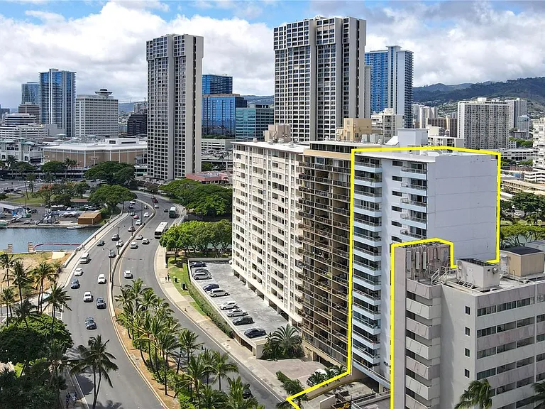 1690 Ala Moana Blvd — Photo 11