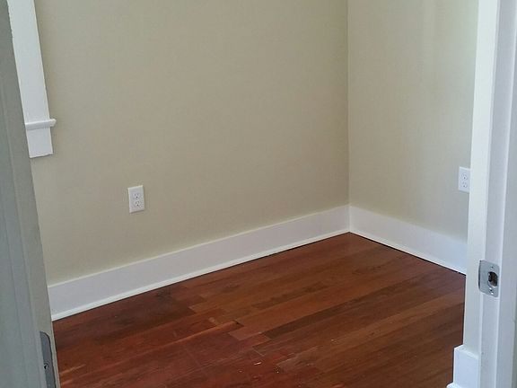 5th image of 3152 Toulouse St