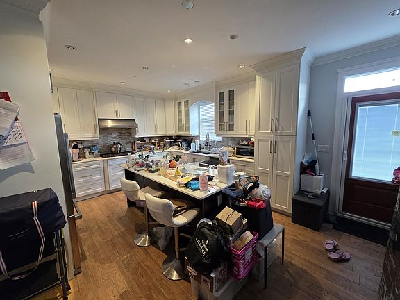 5th image of 1458 E 60th Ave