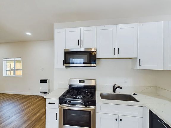 5th image of 4458 32nd St #B