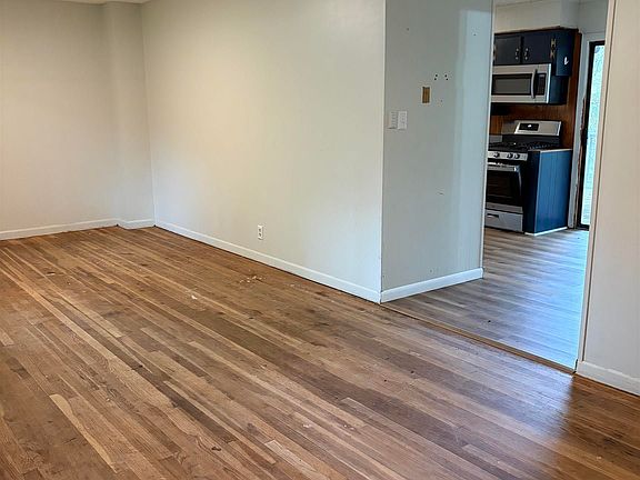 3rd image of 3013 Salem Rd