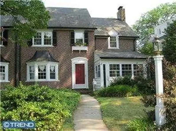 251 Hathaway Ln, Havertown, PA 19083