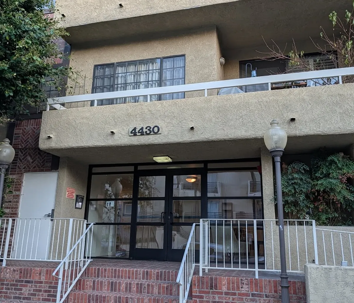 Building Photo - 4430 Noble Ave #202