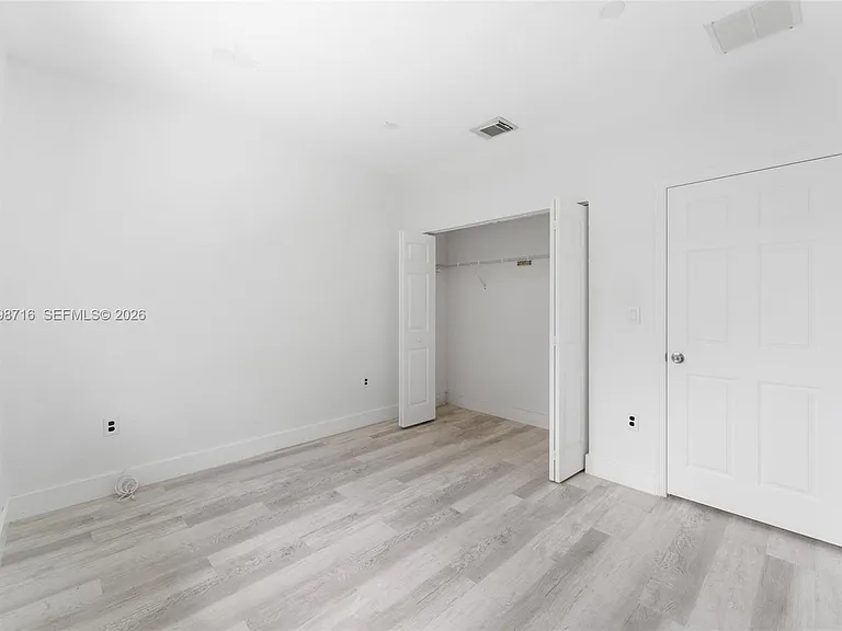 379 NE 31st Ave — Photo 21