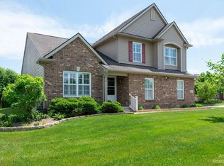 6295 Vail Dr, Ypsilanti, MI 48197