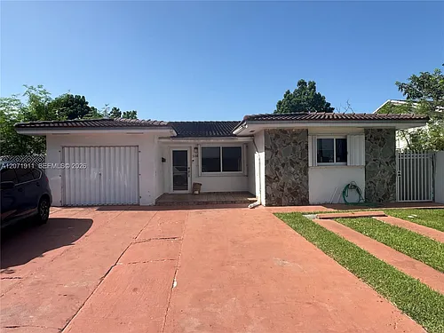 3160 NW 3rd St Photo 1