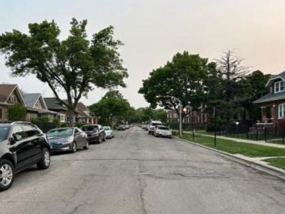 Exterior Neighborhood (street photo)