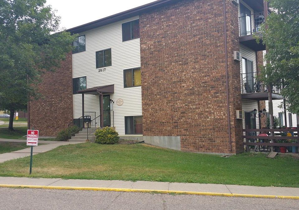 2nd image of 2817 Hawken St #4