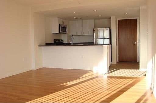 4th image of 294 Harvard St #1002