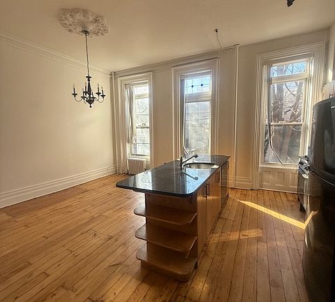 3rd image of 160 Washington Ave #H