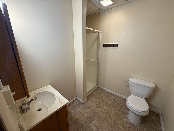 5th image of 933 Robinson St Unit 1