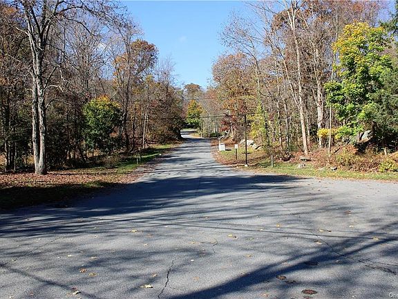 2nd image of 414 Fox Run Ln