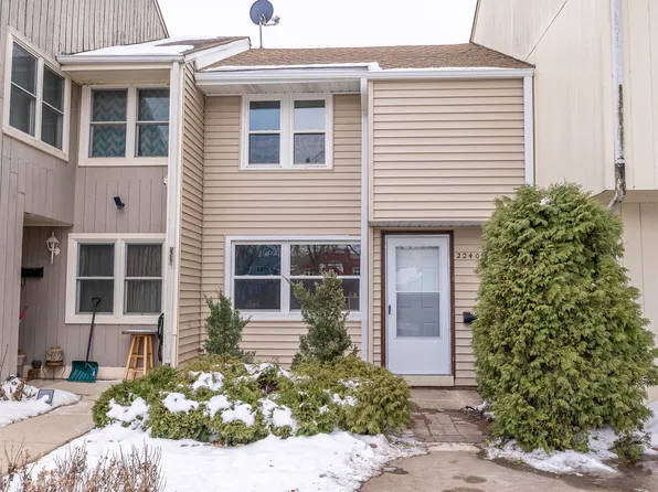 2240 Morningside Cir Unit E, Carpentersville, IL 60110