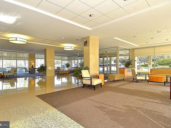 3rd image of 10500 Rockville Pike Unit 1413