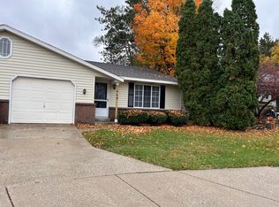 464 W 31st St, Holland, MI 49423