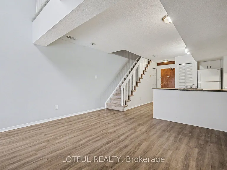 237 Loretta Ave S #9 — Photo 5