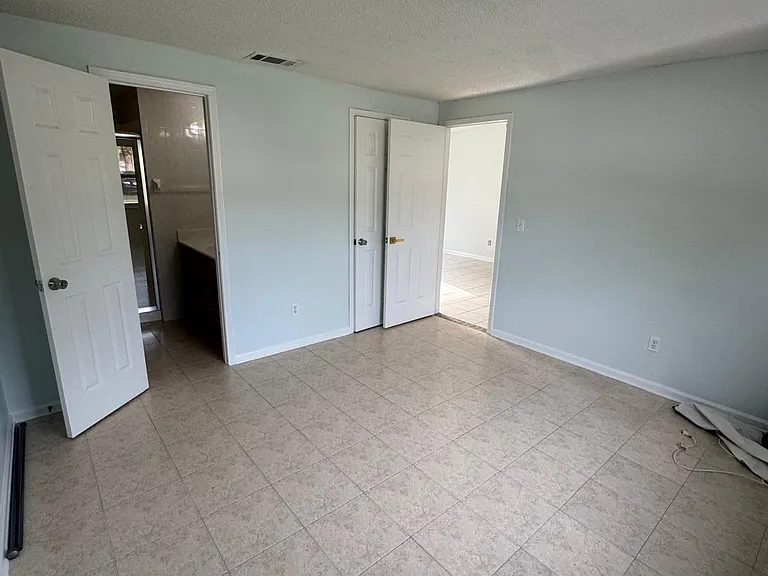 2196 Luana Dr E — Photo 9