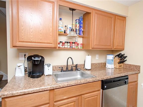 3rd image of 63 Lucinda Ct