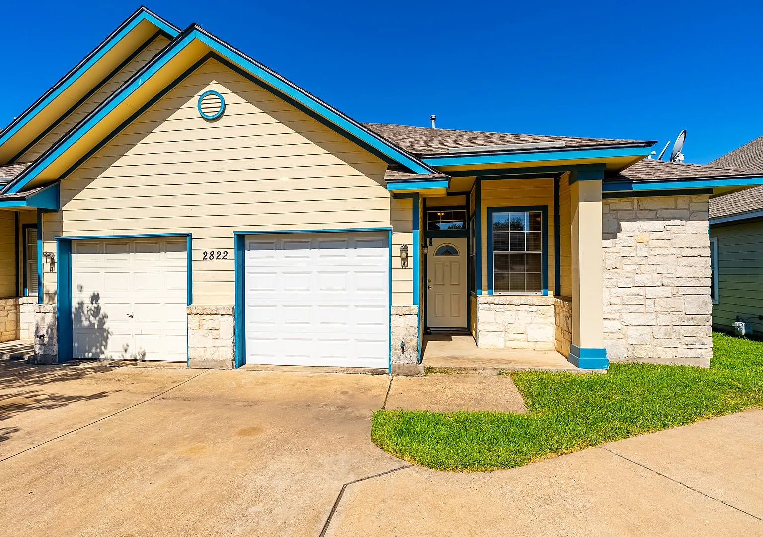 Recently Upgraded Beautiful 3 bedroom, 2 bathroom home in Westchester Park — Photo 3