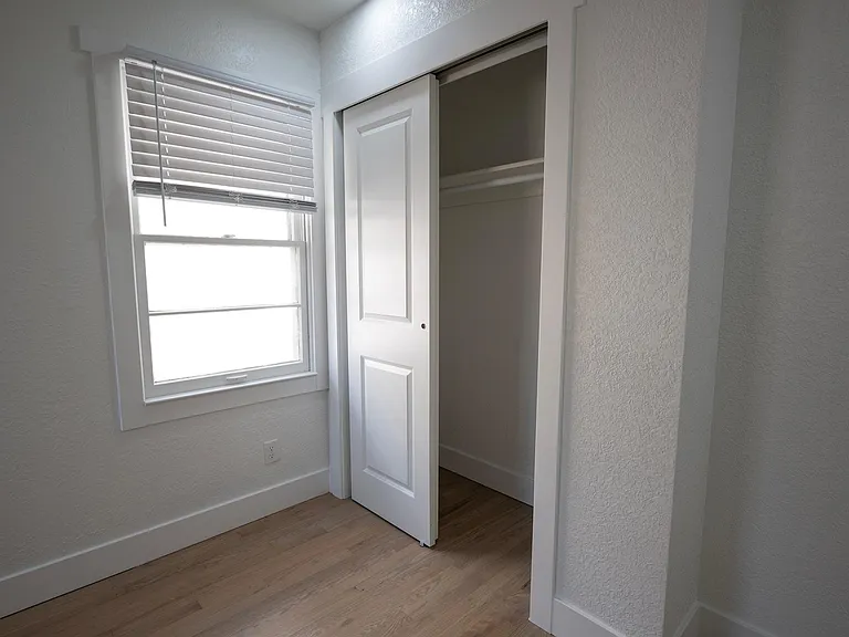 204 W 36th St #2 — Photo 7