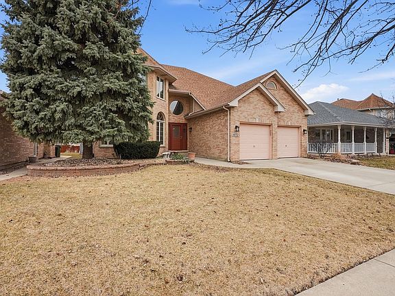 2nd image of 10752 Lockwood Ave