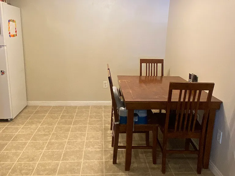 1606 Westbury Way #B — Photo 3