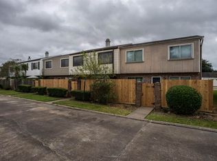 5950 Fairmeadow St, Beaumont, TX 77707