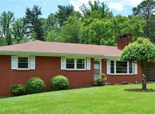 9 Starnes Cove Dr, Asheville, NC 28806
