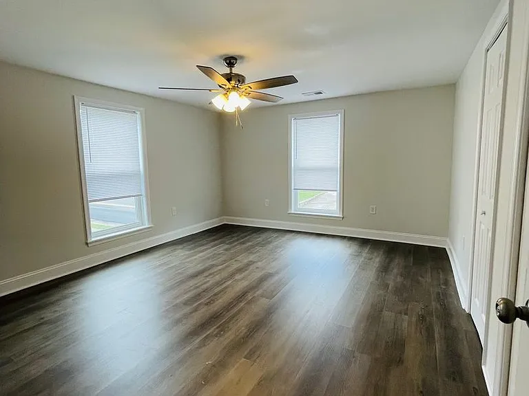 227 E Lee St #B — Photo 10