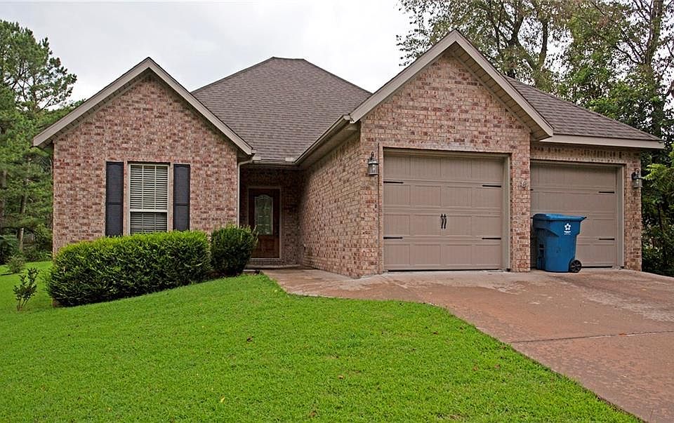 1st image of 4 Baker Dr