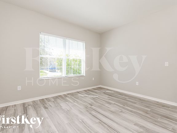 4th image of 533 Interlock St