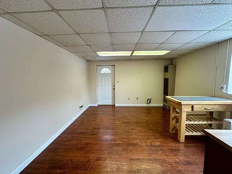 777 W Market St #C — Photo 4