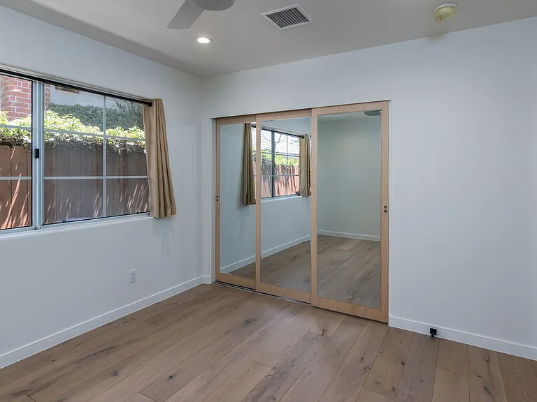 32046 Kingspark Ct — Photo 19