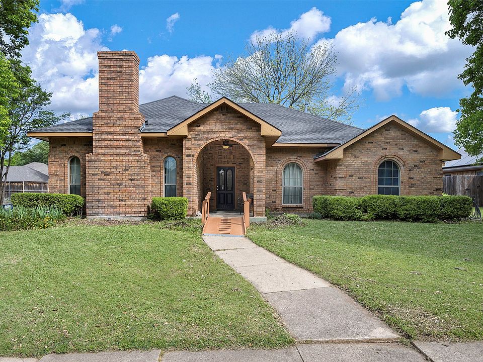 1st image of 3805 Thornhill Way