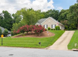 116 Arlington Dr, Jamestown, NC 27282