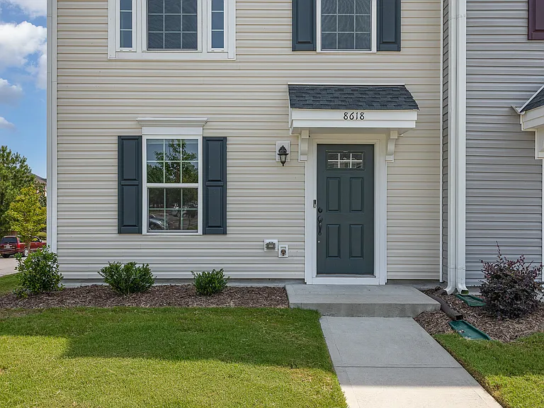 8618 Red Canyon Way — Photo 3