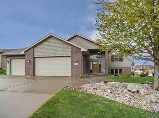 8012 S Copper Ridge Rd, Sioux Falls, SD 57108