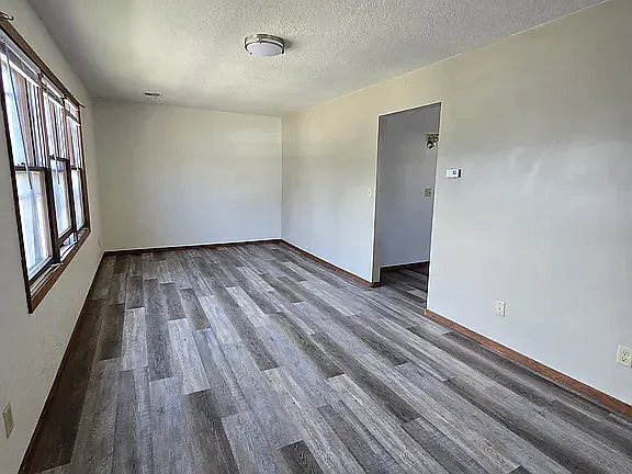 3 bed, 1010 sqft, $1,500 — Photo 2