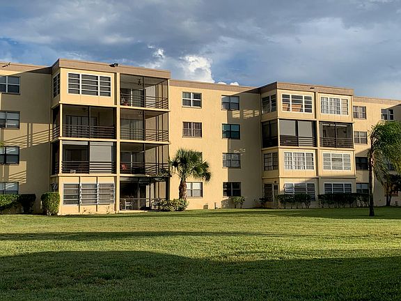 3rd image of 9355 SW 8th St APT 202
