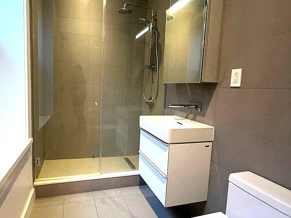 2nd image of 379 Washington Ave #3B1