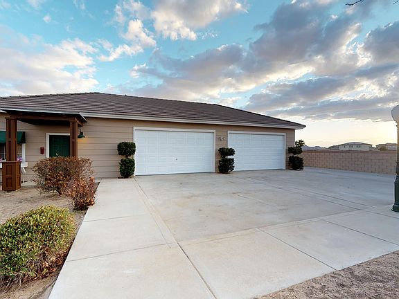 Detached Garage