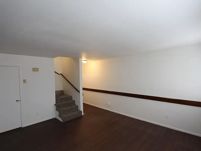 1927 E Arrowhead Ave — Photo 7