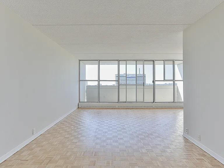 51 Trailridge Cres — Photo 3