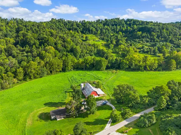 7968 Whites Crk, Catlettsburg, KY 41129