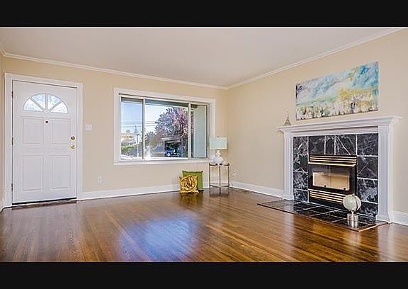 2nd image of 658 Redwood Ave