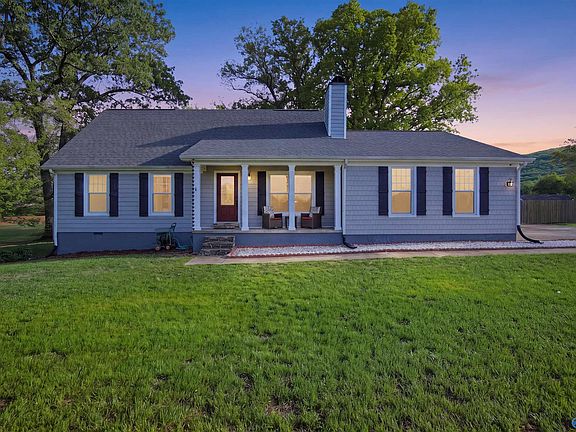 5th image of 102 Bridle Ridge Dr